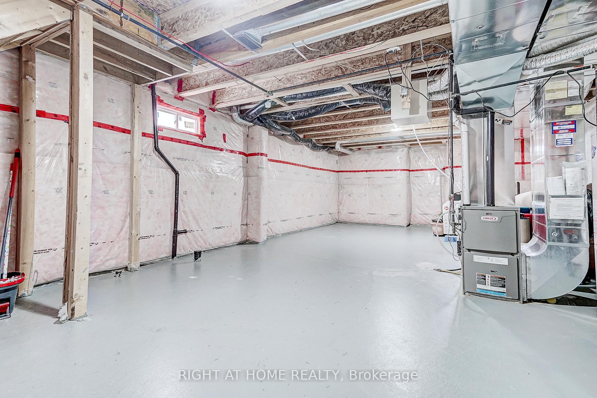 Photo 32 of 1123 Schooling Drive, Oshawa, Taunton — HOMEH