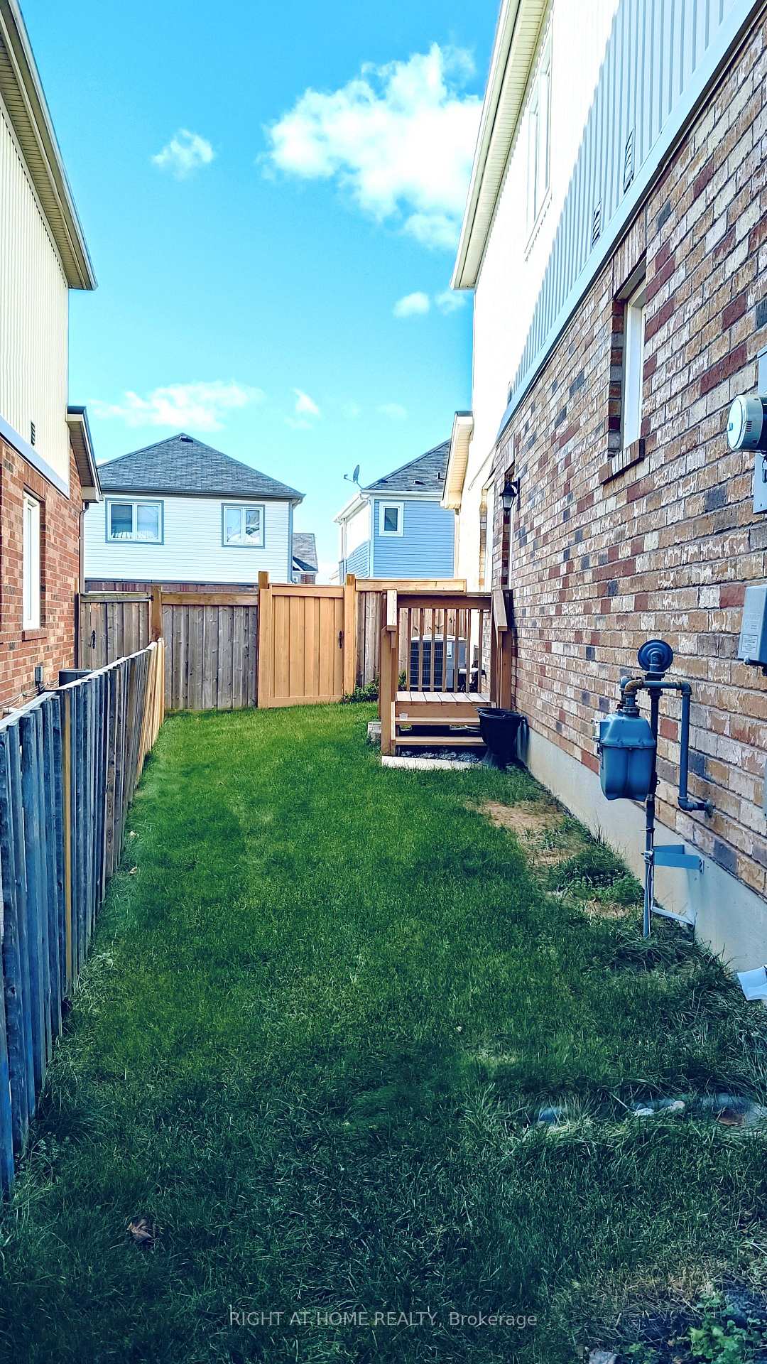 Photo 34 of 1123 Schooling Drive, Oshawa, Taunton — HOMEH