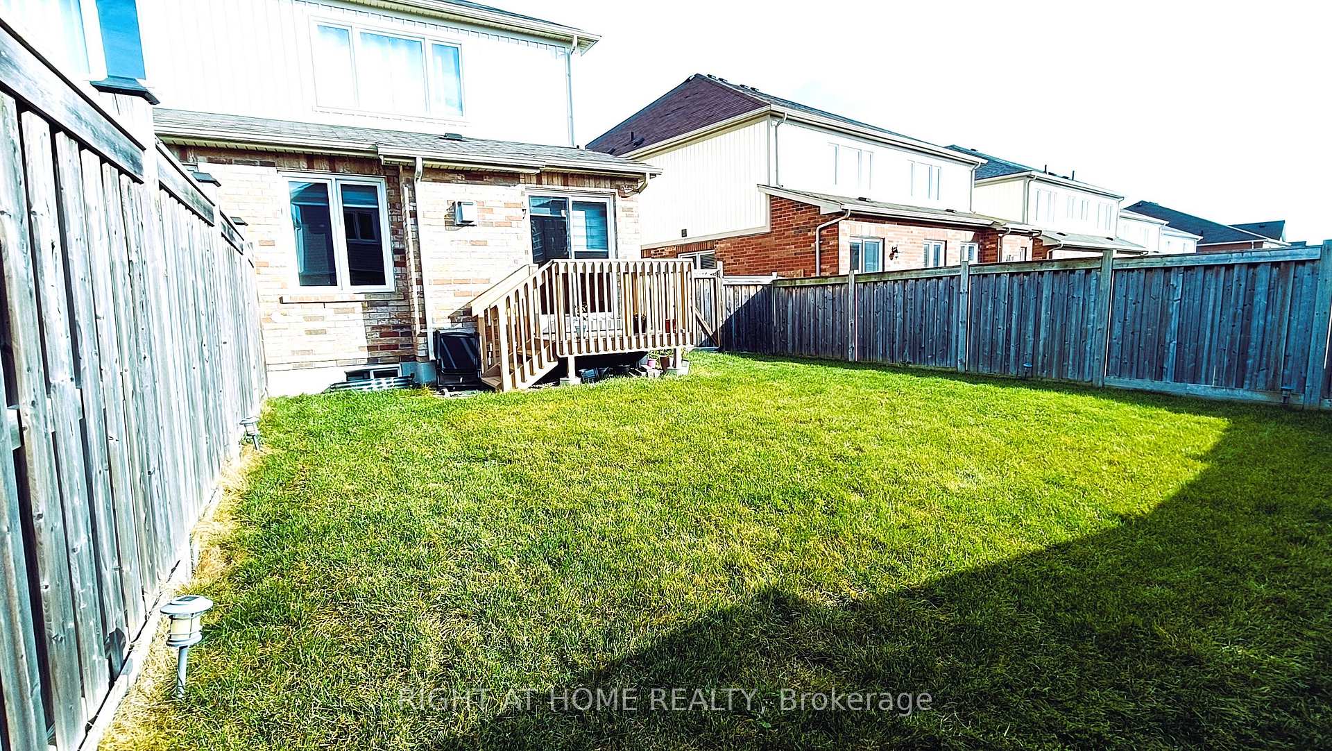 Photo 36 of 1123 Schooling Drive, Oshawa, Taunton — HOMEH