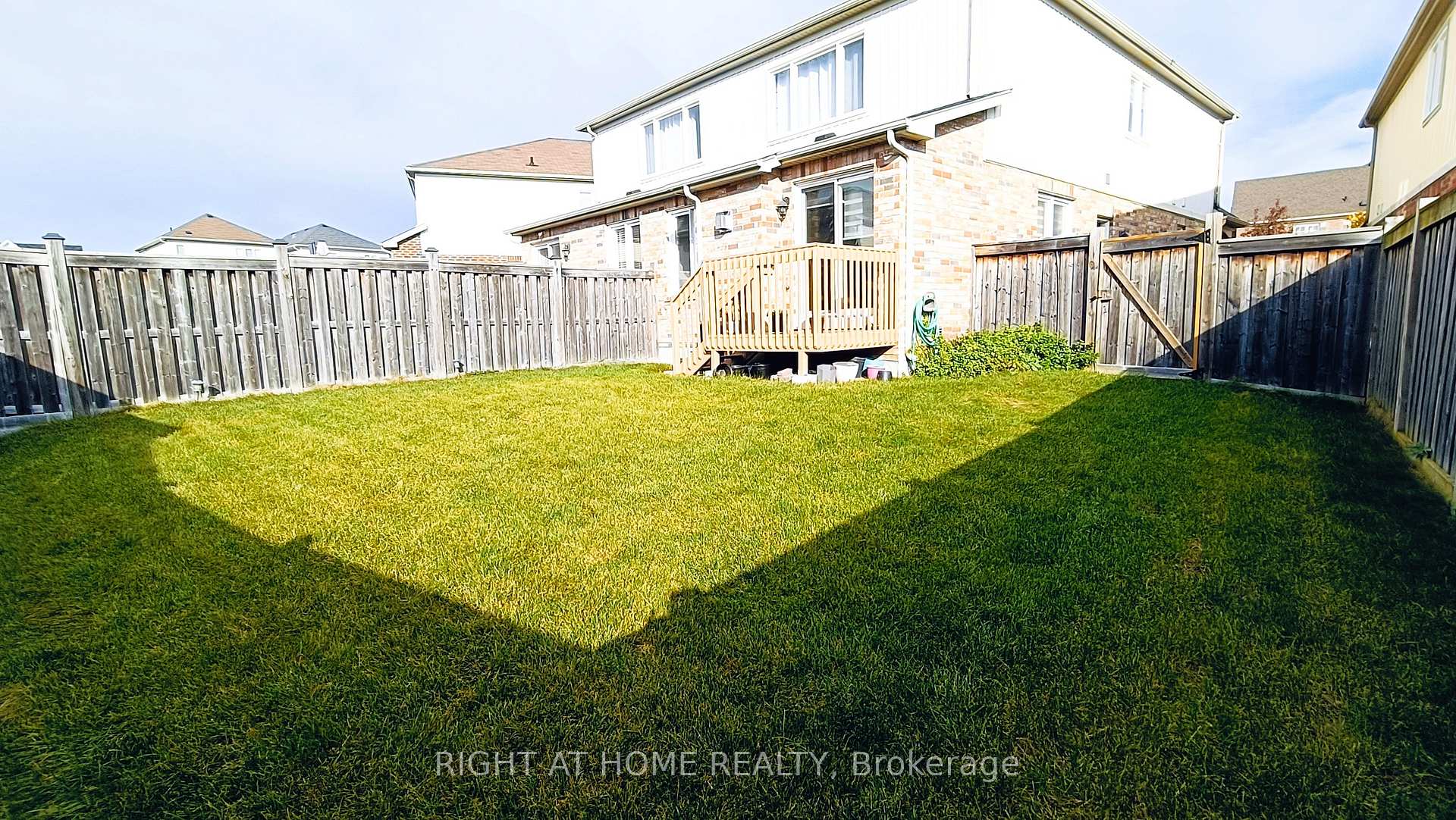 Photo 37 of 1123 Schooling Drive, Oshawa, Taunton — HOMEH