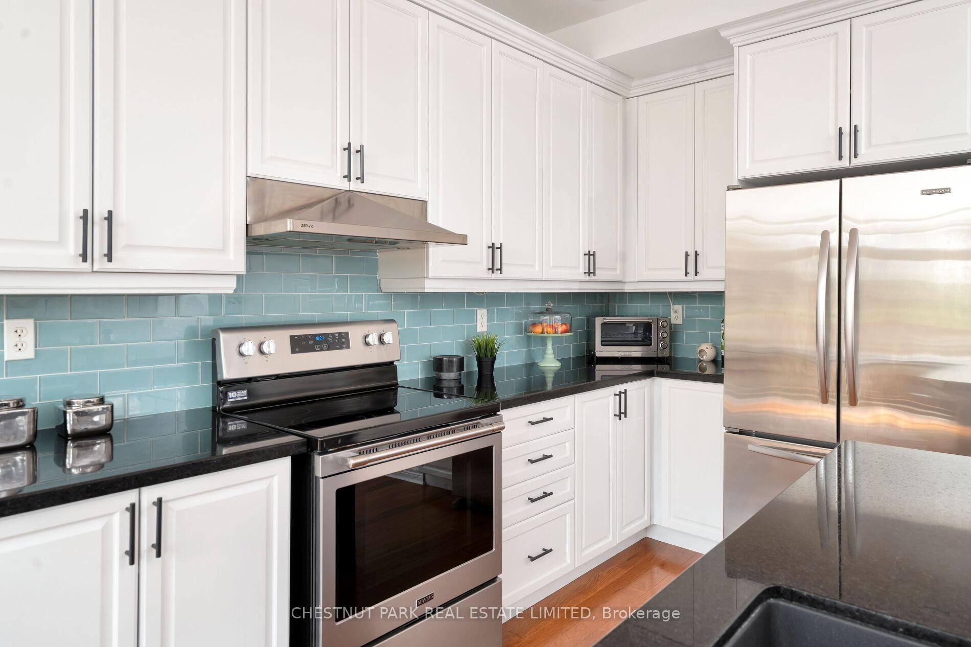 Photo 12 of 401 Carnwith Drive E, Whitby, Brooklin — HOMEH