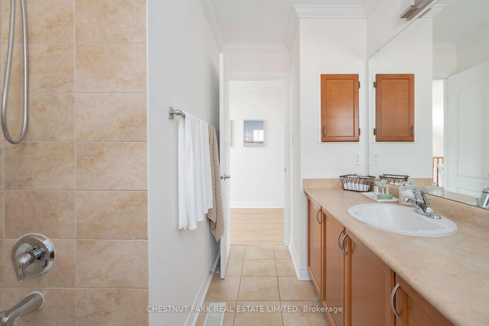 Photo 34 of 401 Carnwith Drive E, Whitby, Brooklin — HOMEH