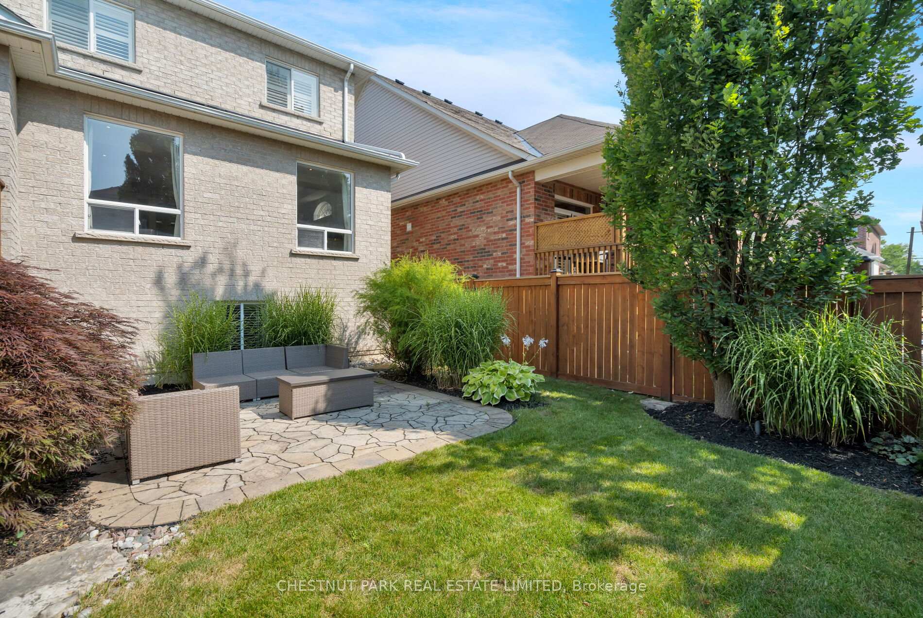Photo 39 of 401 Carnwith Drive E, Whitby, Brooklin — HOMEH