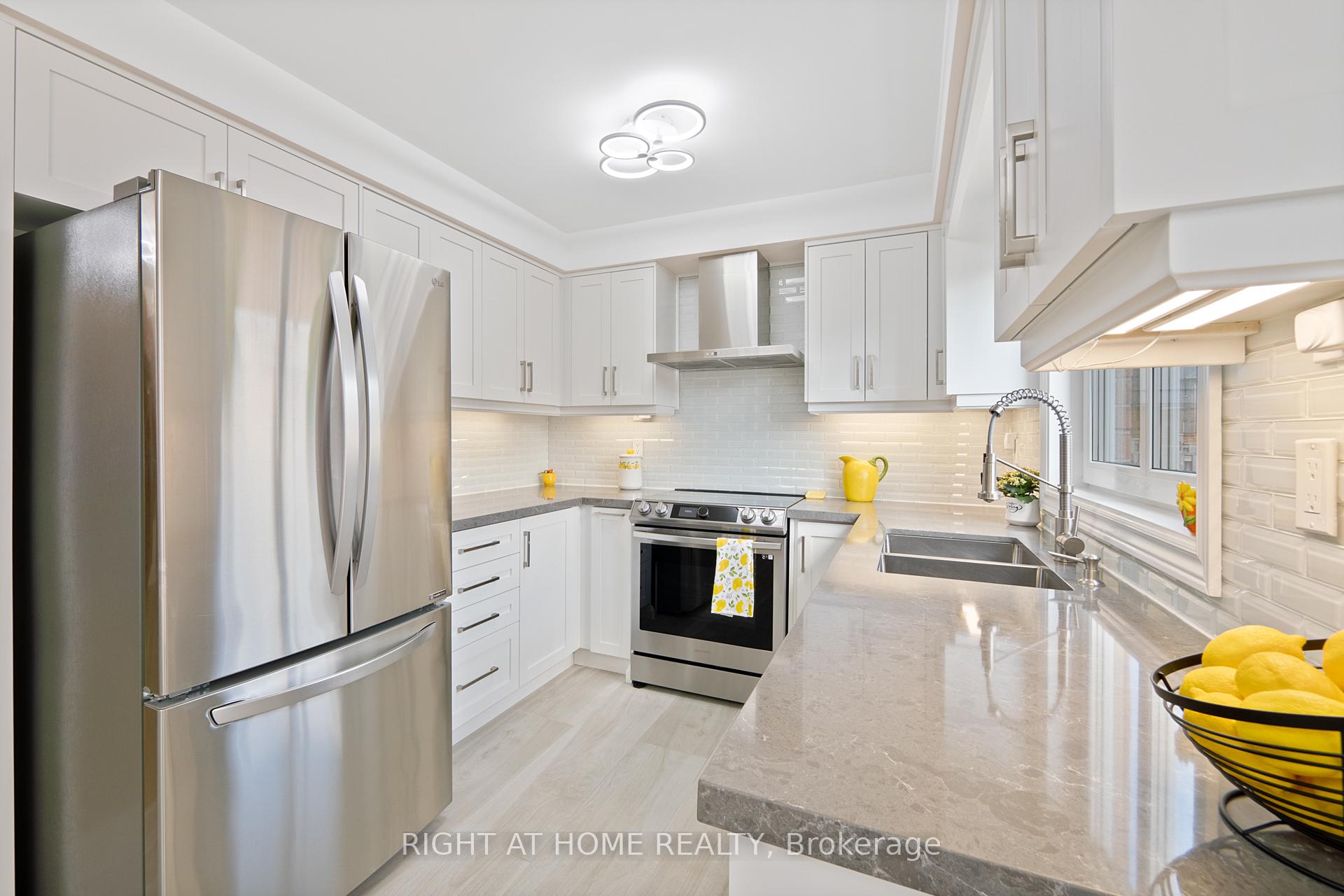 Photo 4 of 29 Neuchatel Avenue, Vaughan, Vellore Village — HOMEH