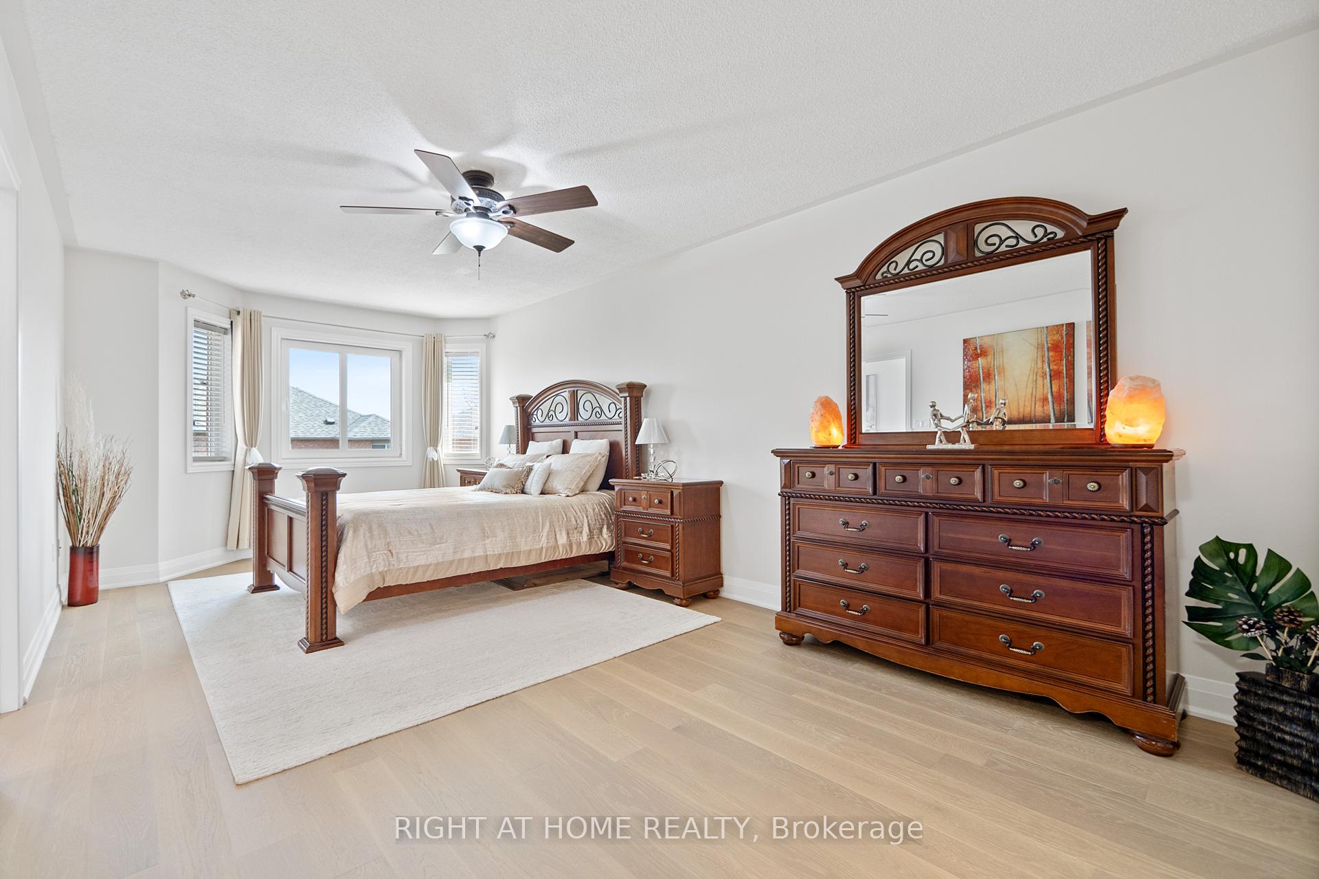 Photo 20 of 29 Neuchatel Avenue, Vaughan, Vellore Village — HOMEH