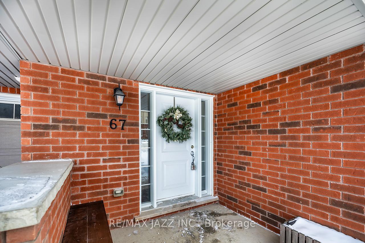 Photo 3 of 67 Far North Court, Oshawa, Windfields — HOMEH