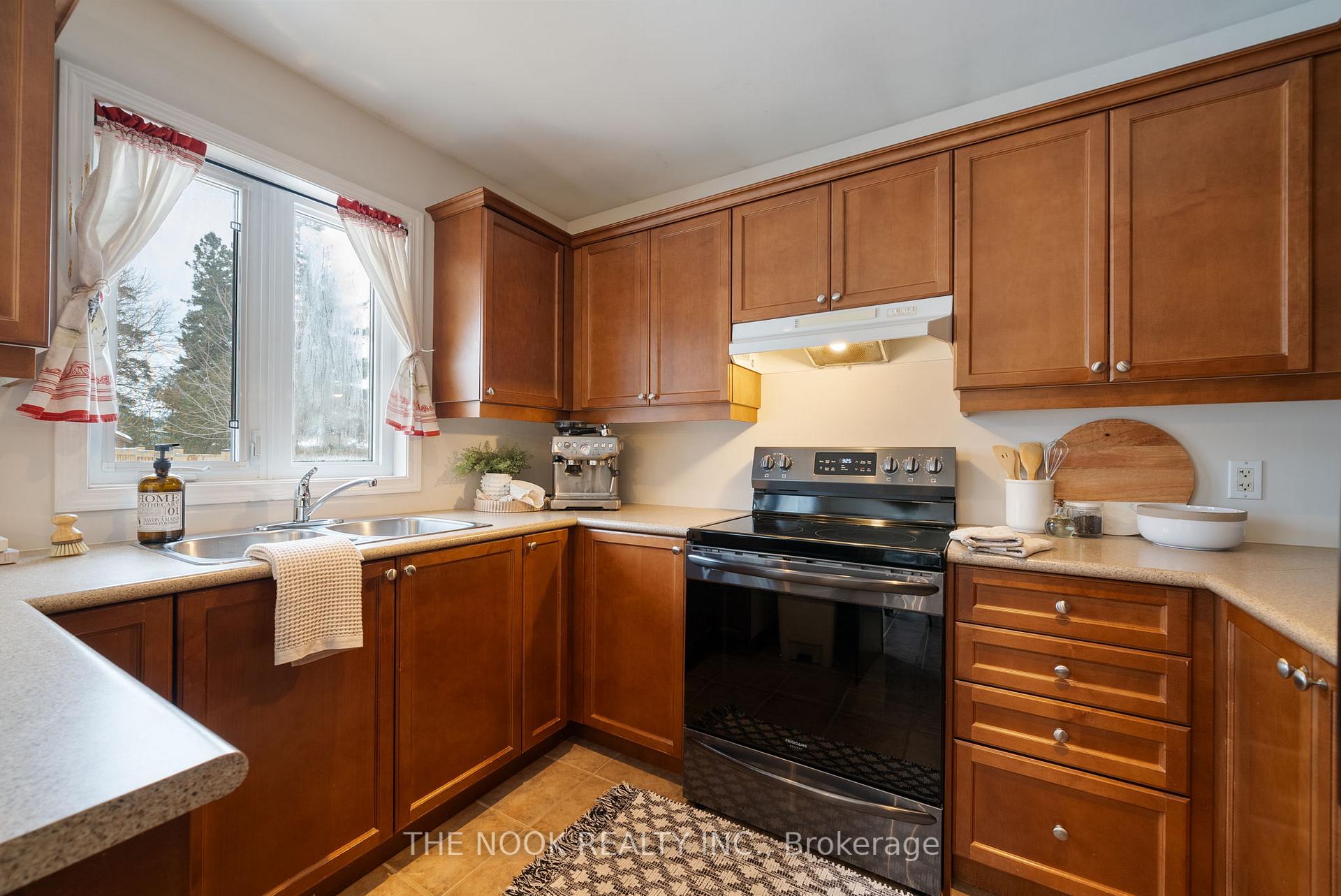 Photo 14 of 1247 King Street E, Oshawa, Donevan — HOMEH