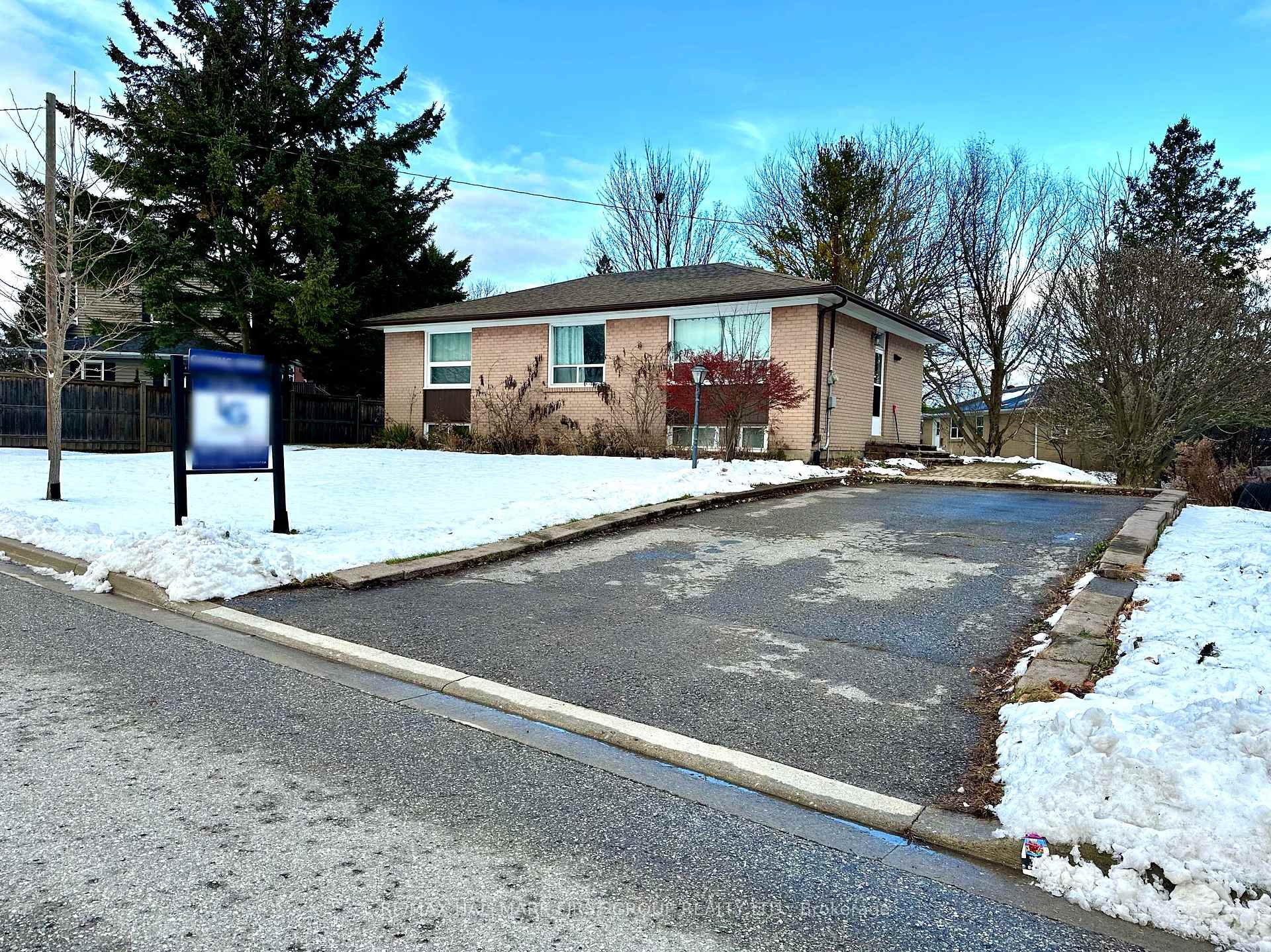 Photo 1 of 10 Heber Down Crescent, Whitby, Brooklin — HOMEH