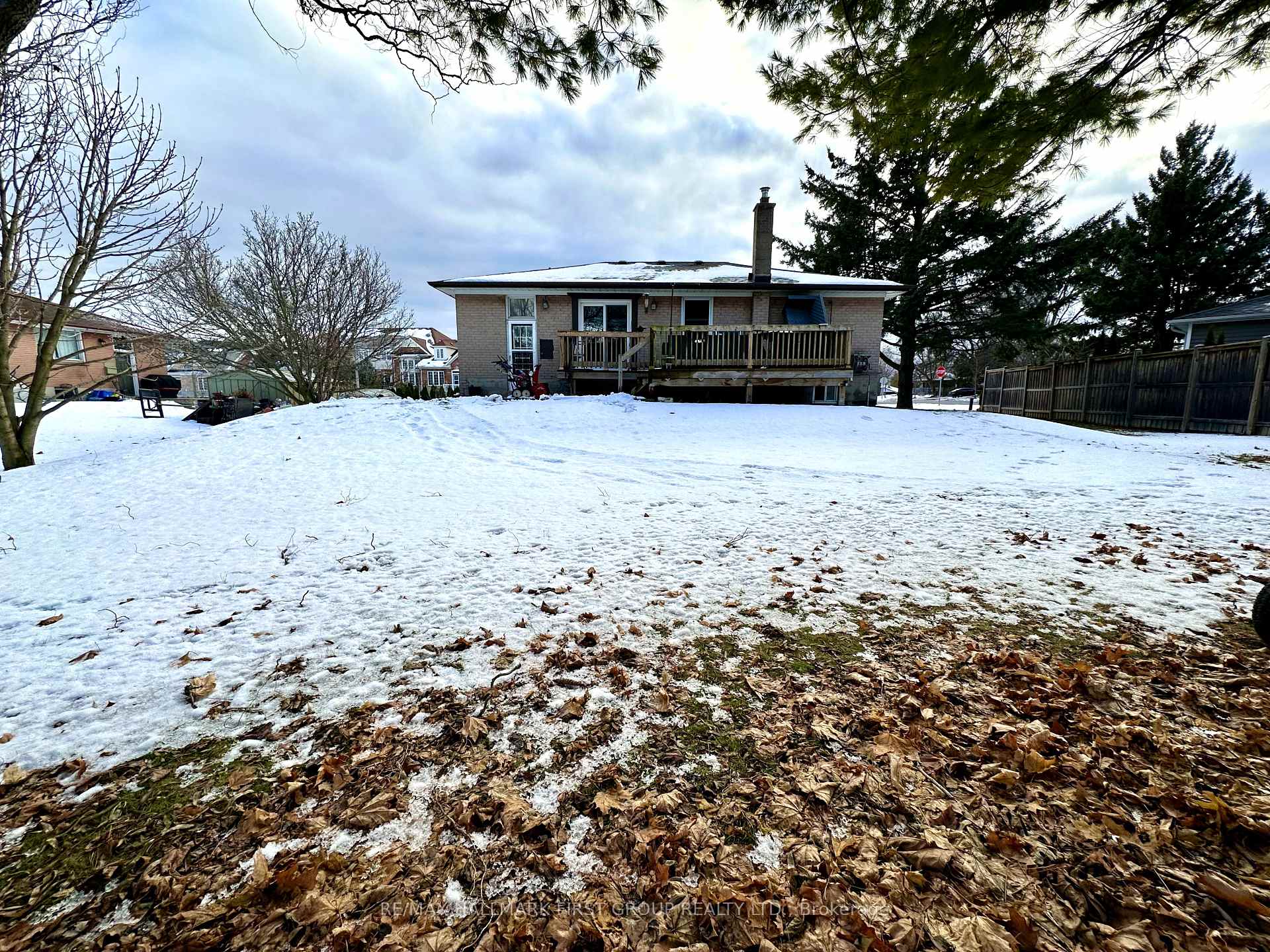 Photo 4 of 10 Heber Down Crescent, Whitby, Brooklin — HOMEH