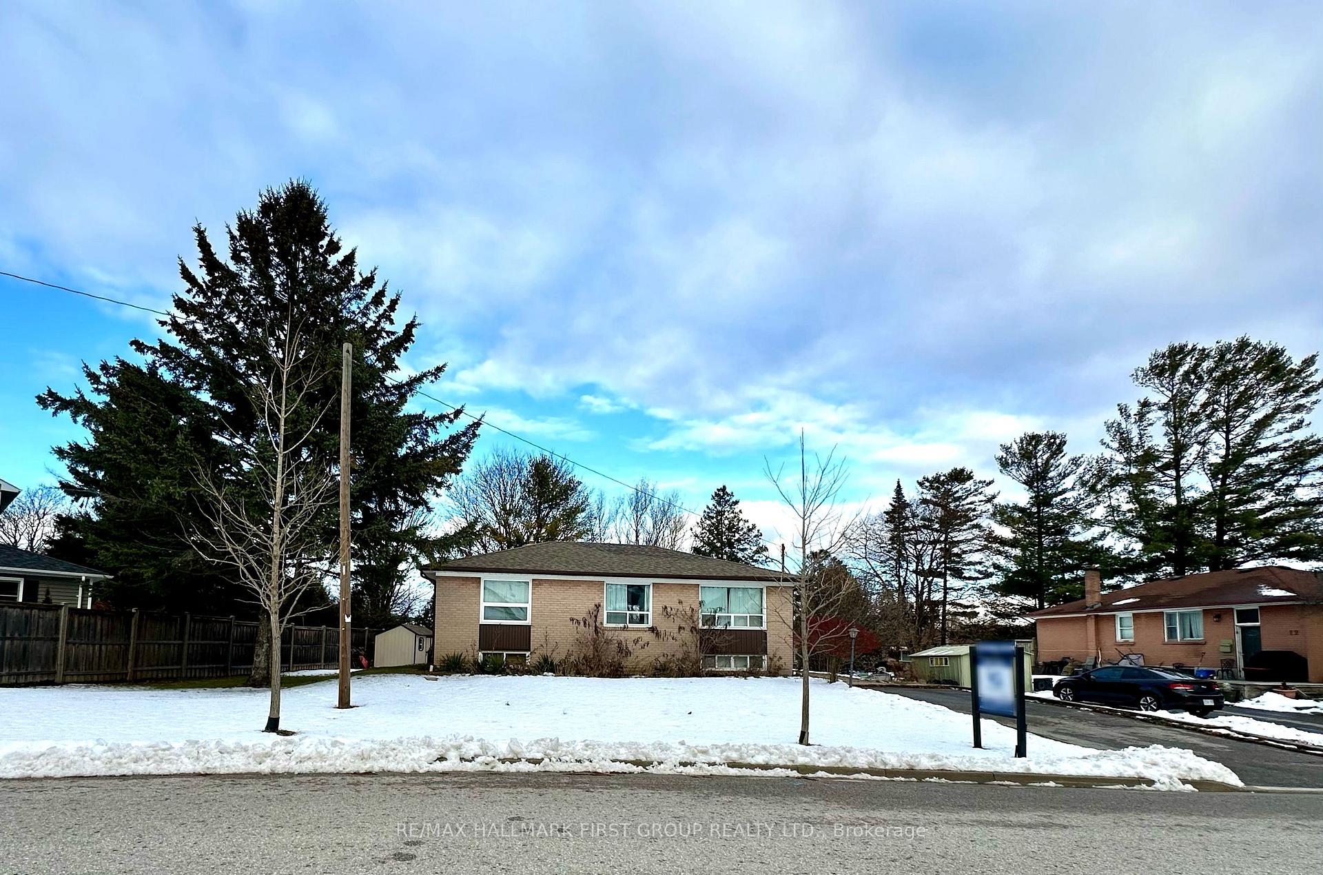 Photo 6 of 10 Heber Down Crescent, Whitby, Brooklin — HOMEH