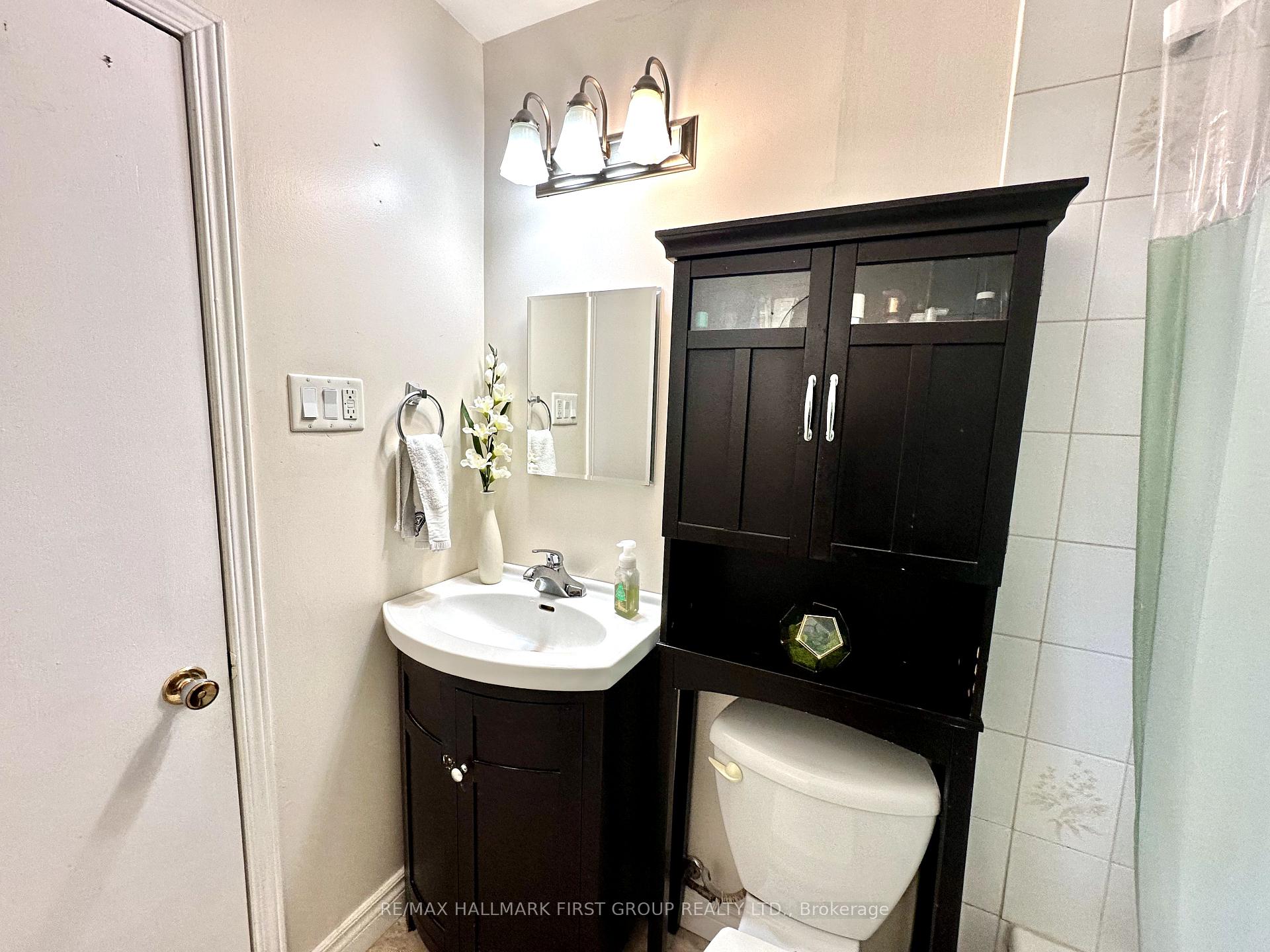 Photo 17 of 10 Heber Down Crescent, Whitby, Brooklin — HOMEH