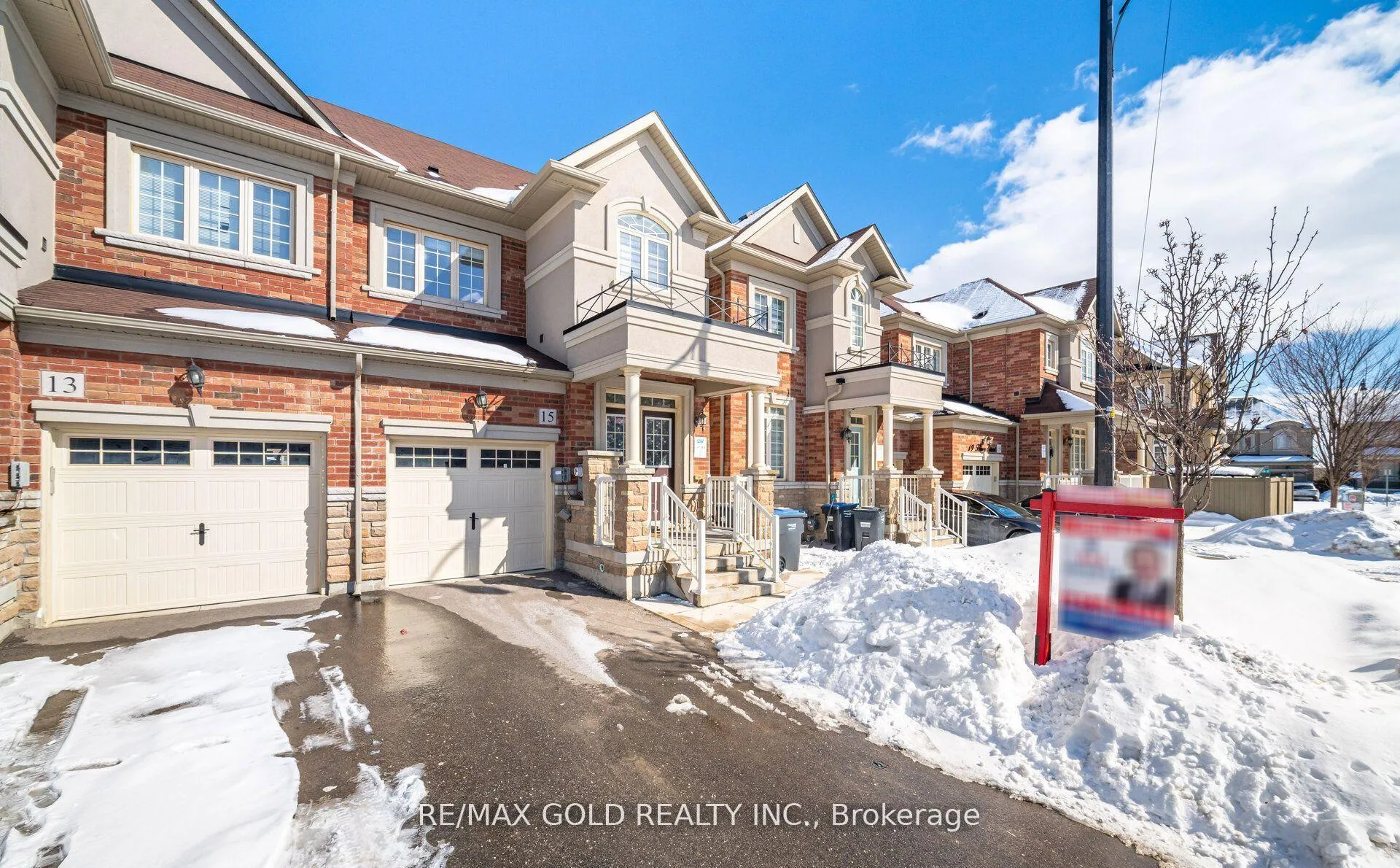 Photo 4 of 15 Hines Street, Brampton, Northwest Brampton — HOMEH