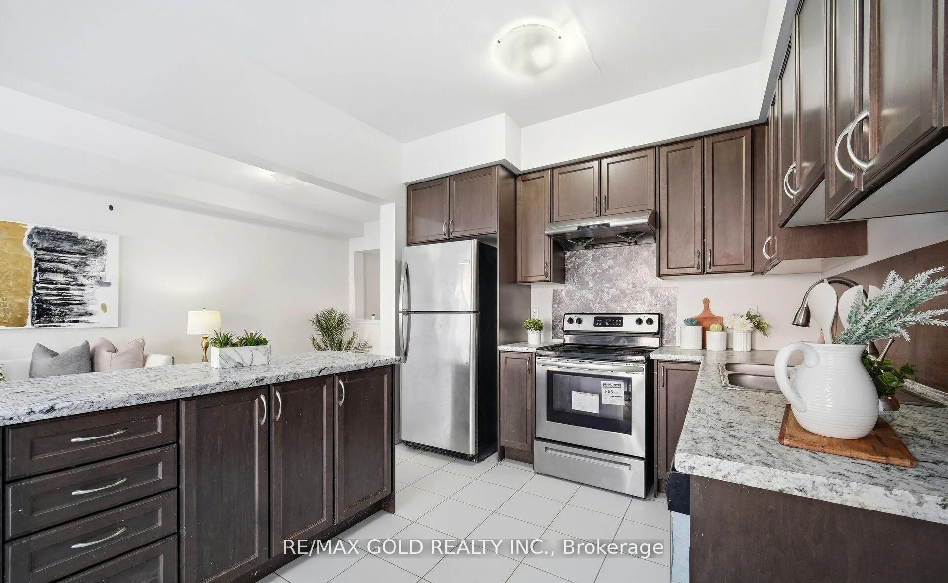 Photo 18 of 15 Hines Street, Brampton, Northwest Brampton — HOMEH
