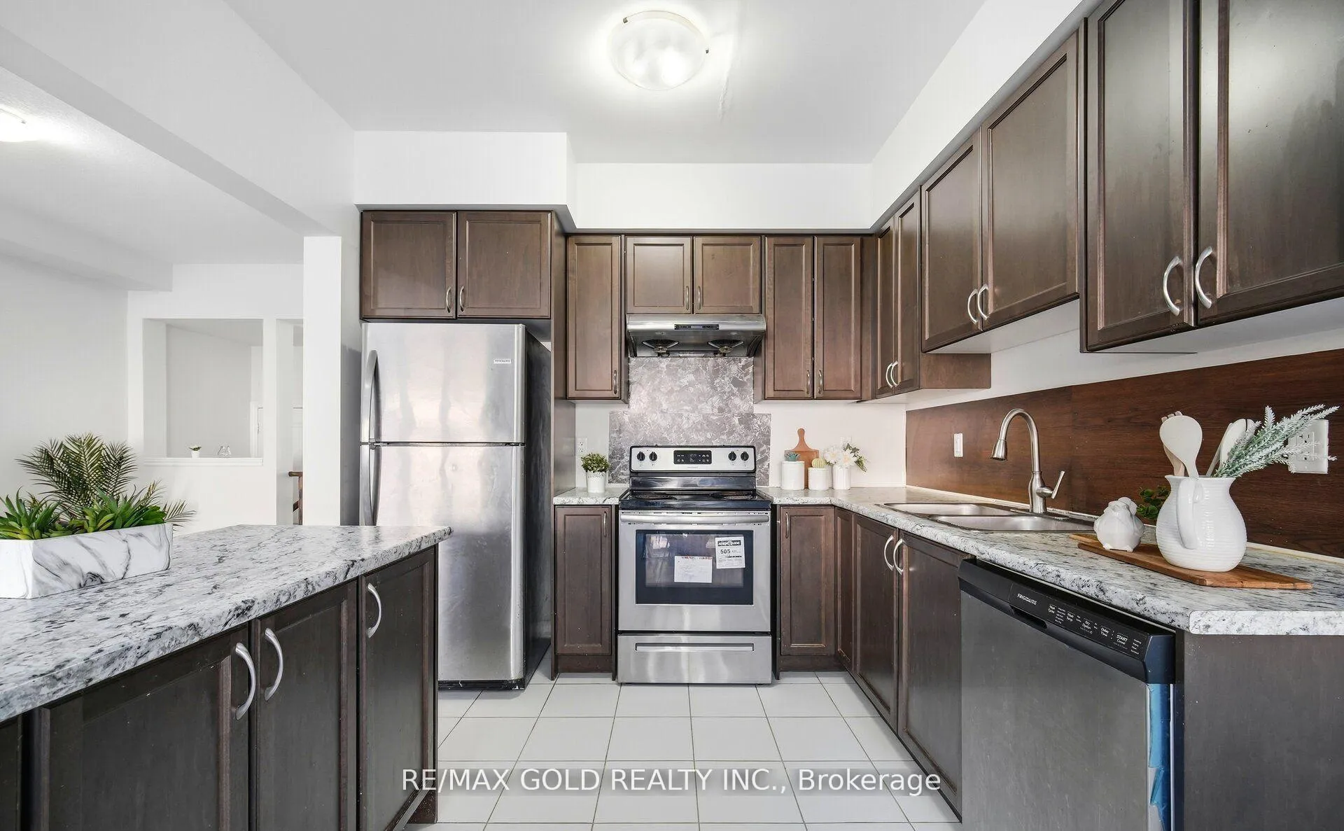 Photo 19 of 15 Hines Street, Brampton, Northwest Brampton — HOMEH