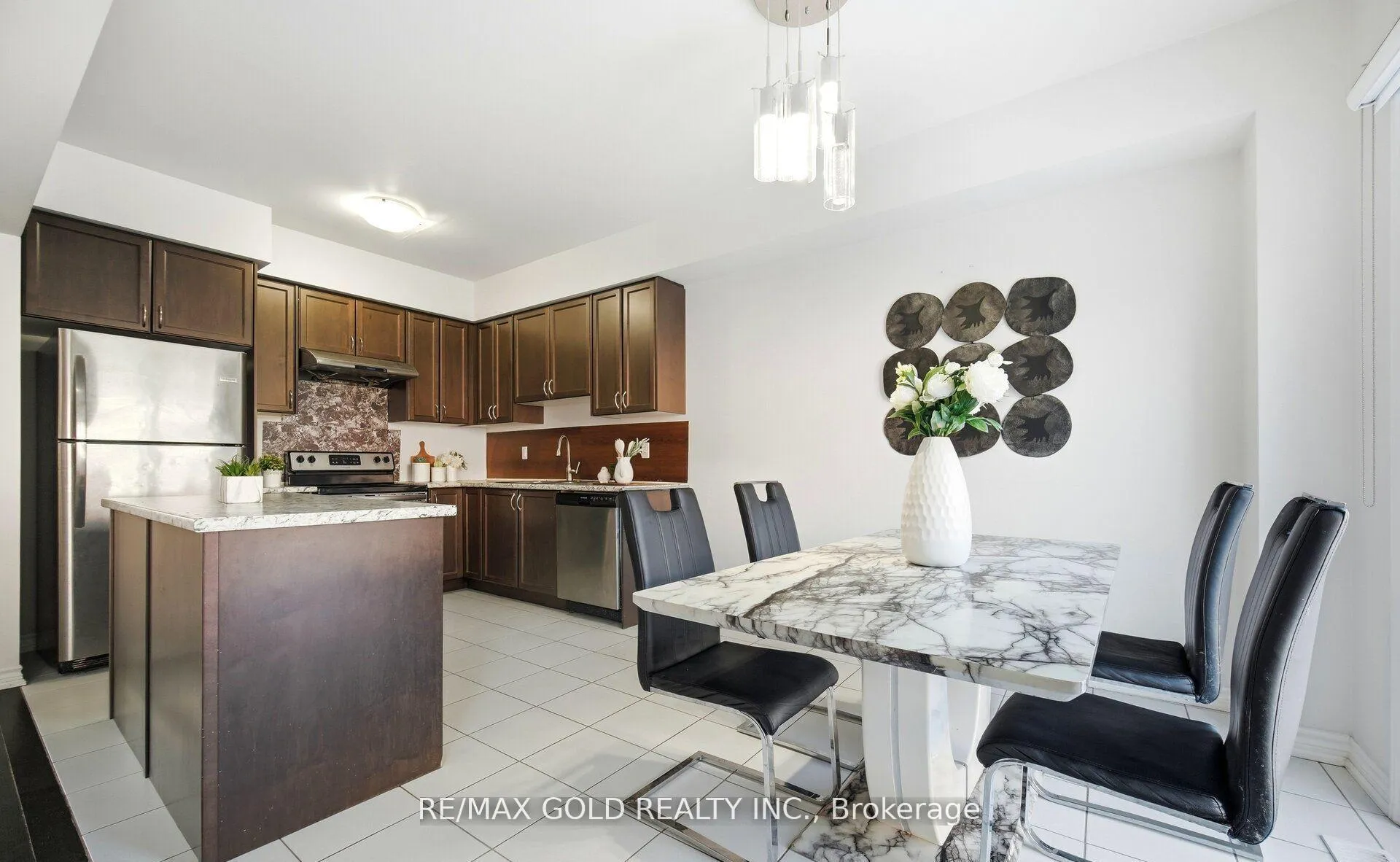 Photo 23 of 15 Hines Street, Brampton, Northwest Brampton — HOMEH