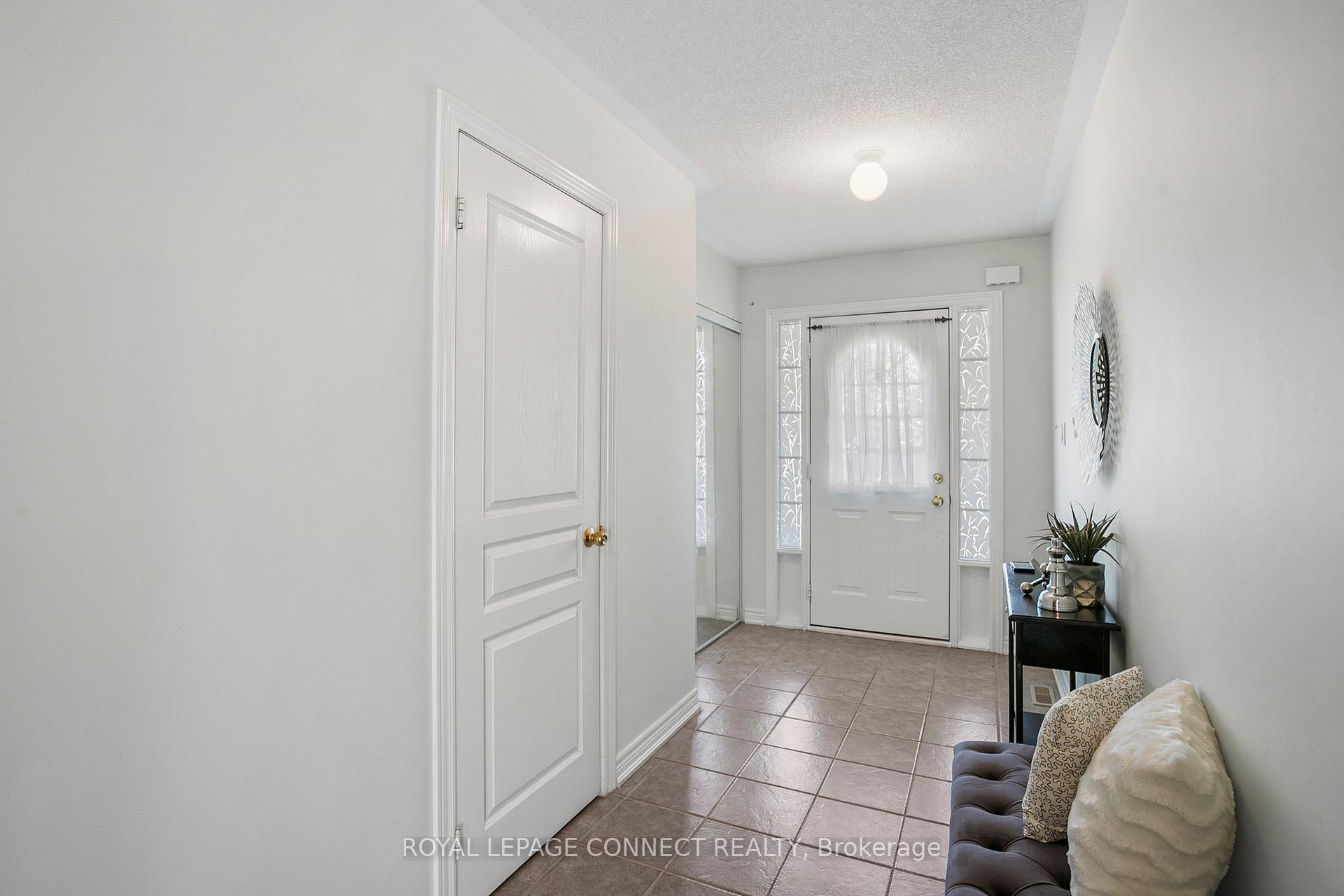 Photo 2 of 141 Whitefoot Crescent, Ajax, South East — HOMEH