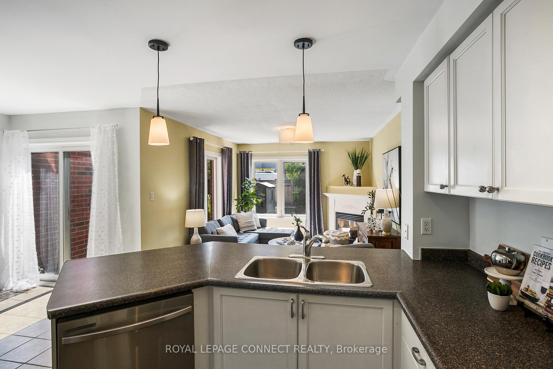 Photo 8 of 141 Whitefoot Crescent, Ajax, South East — HOMEH