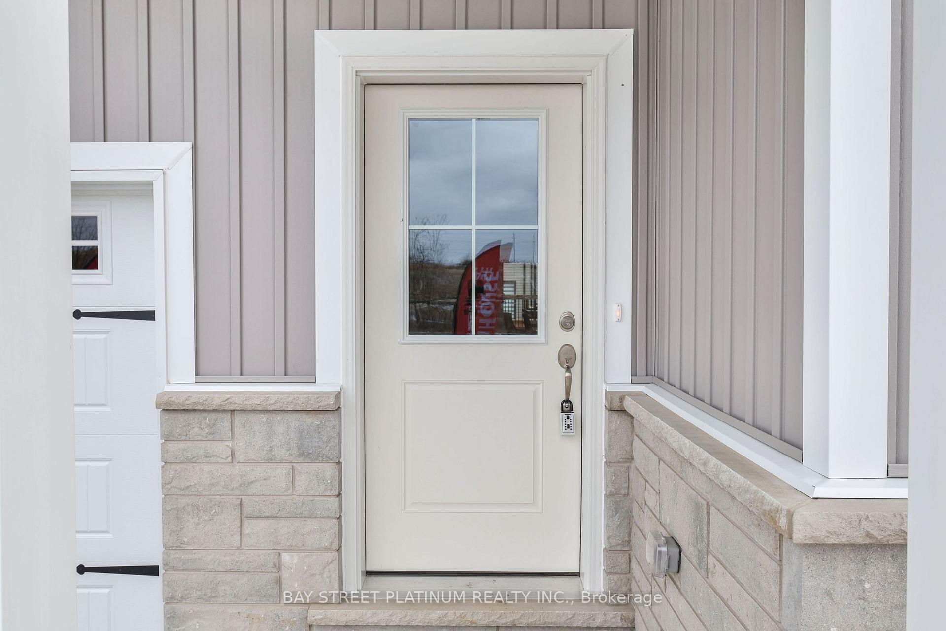 Photo 4 of 51 Wiley Trail, Welland, N. Welland — HOMEH