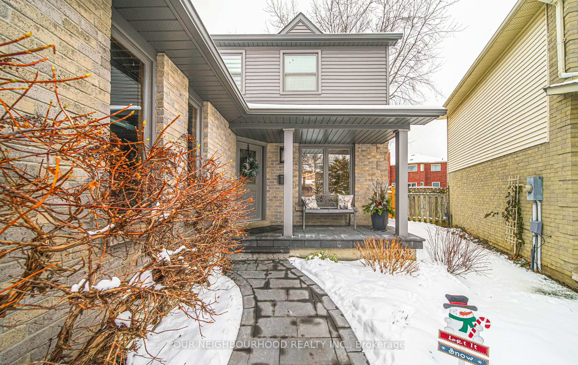 Photo 2 of 27 Morning Glory Crescent, Whitby, Rolling Acres — HOMEH