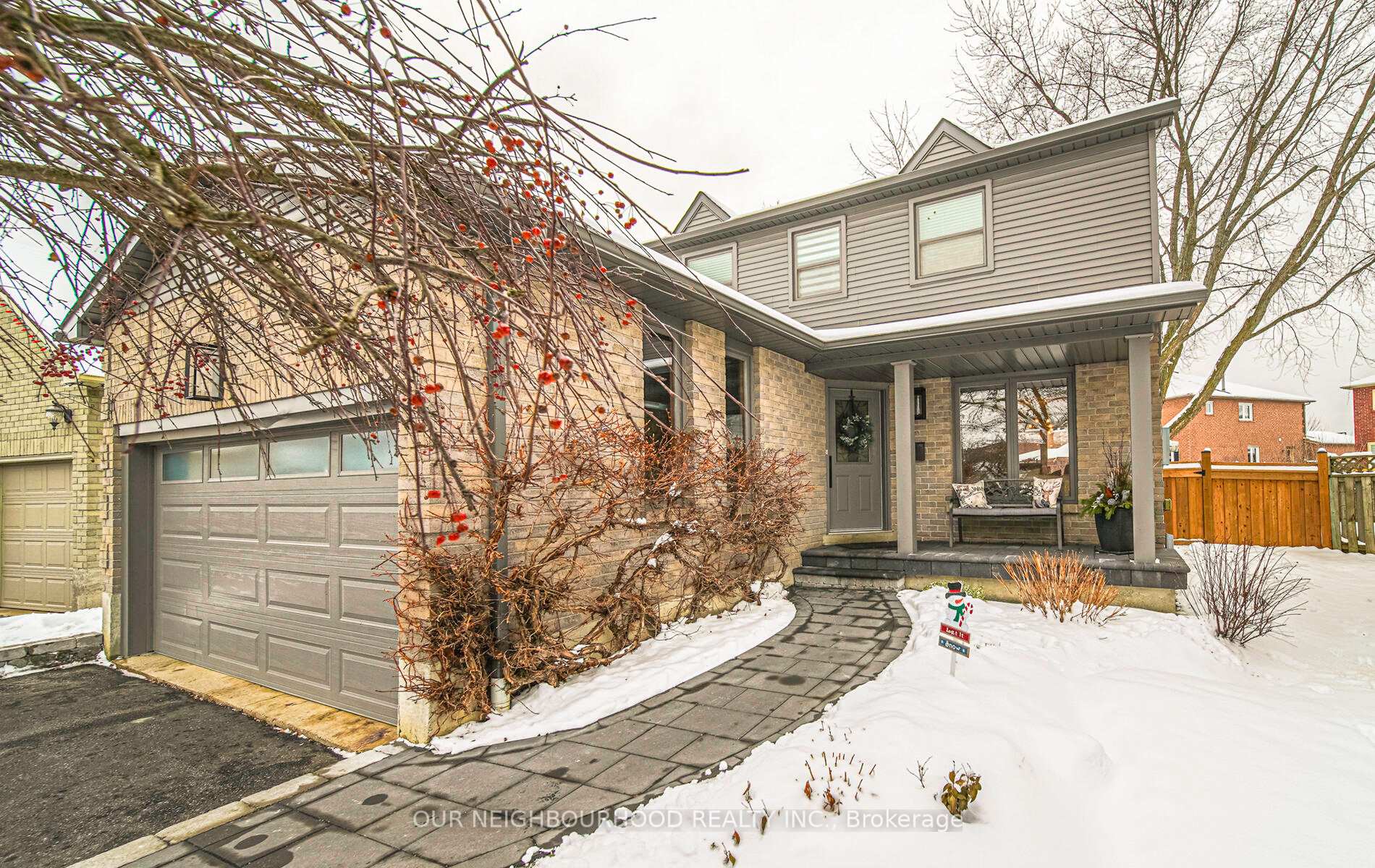 Photo 3 of 27 Morning Glory Crescent, Whitby, Rolling Acres — HOMEH
