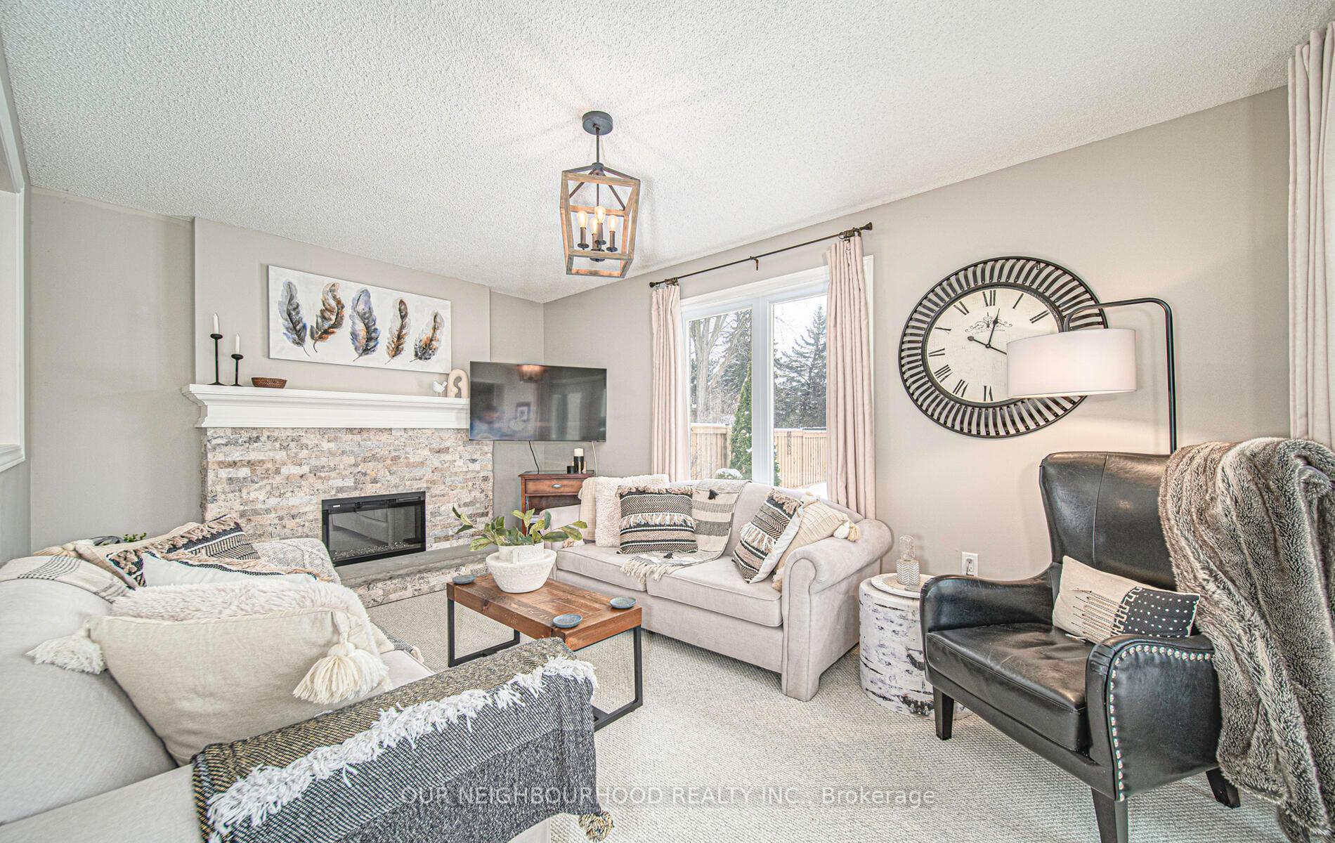 Photo 13 of 27 Morning Glory Crescent, Whitby, Rolling Acres — HOMEH