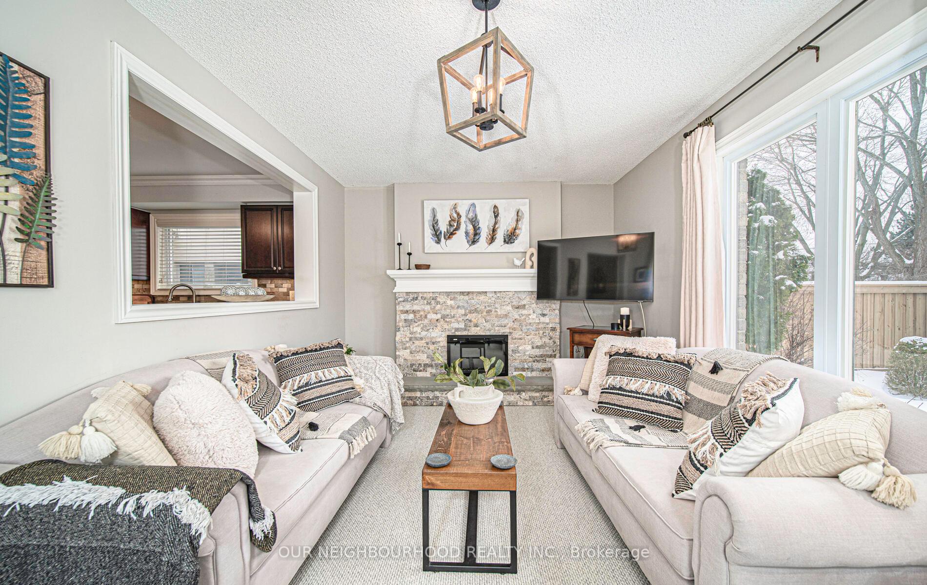Photo 14 of 27 Morning Glory Crescent, Whitby, Rolling Acres — HOMEH