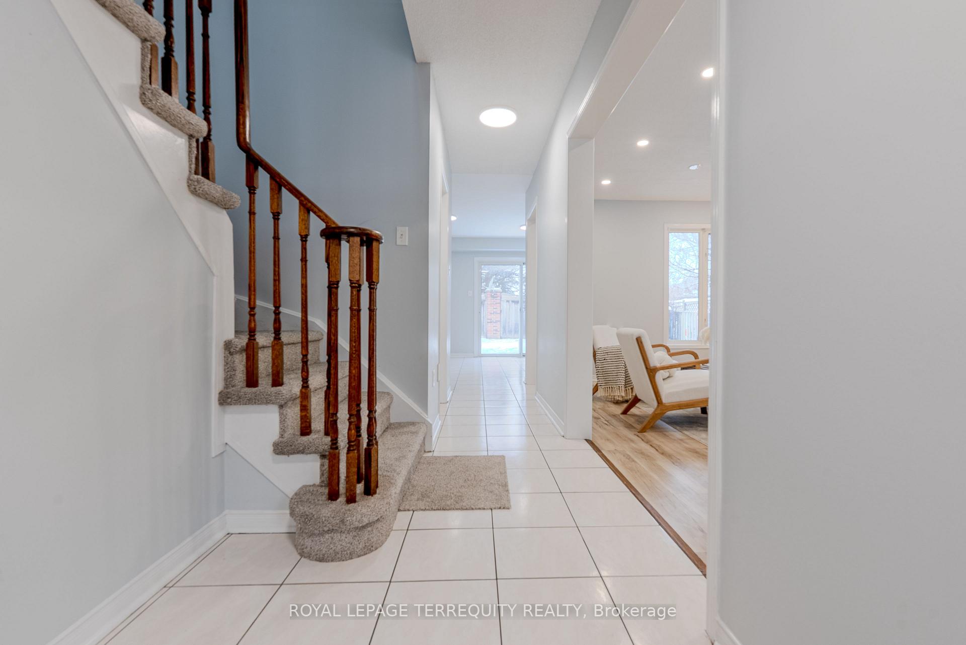 Photo 9 of 13 Southwell Place, Brampton, Heart Lake West — HOMEH