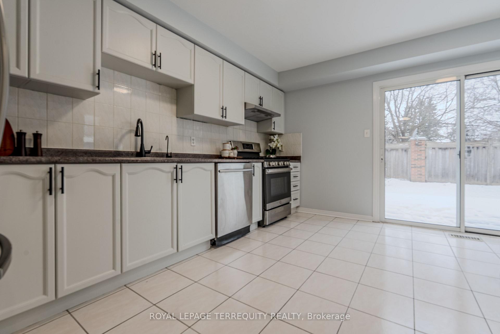 Photo 19 of 13 Southwell Place, Brampton, Heart Lake West — HOMEH