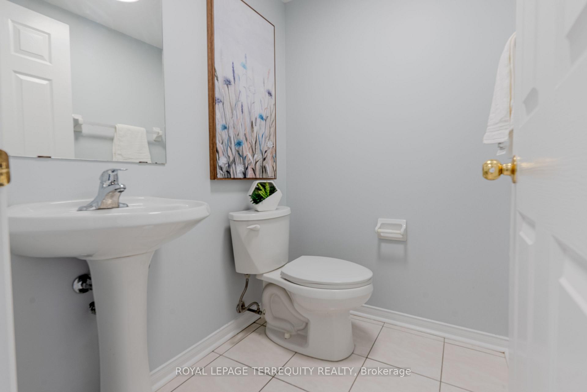 Photo 14 of 13 Southwell Place, Brampton, Heart Lake West — HOMEH