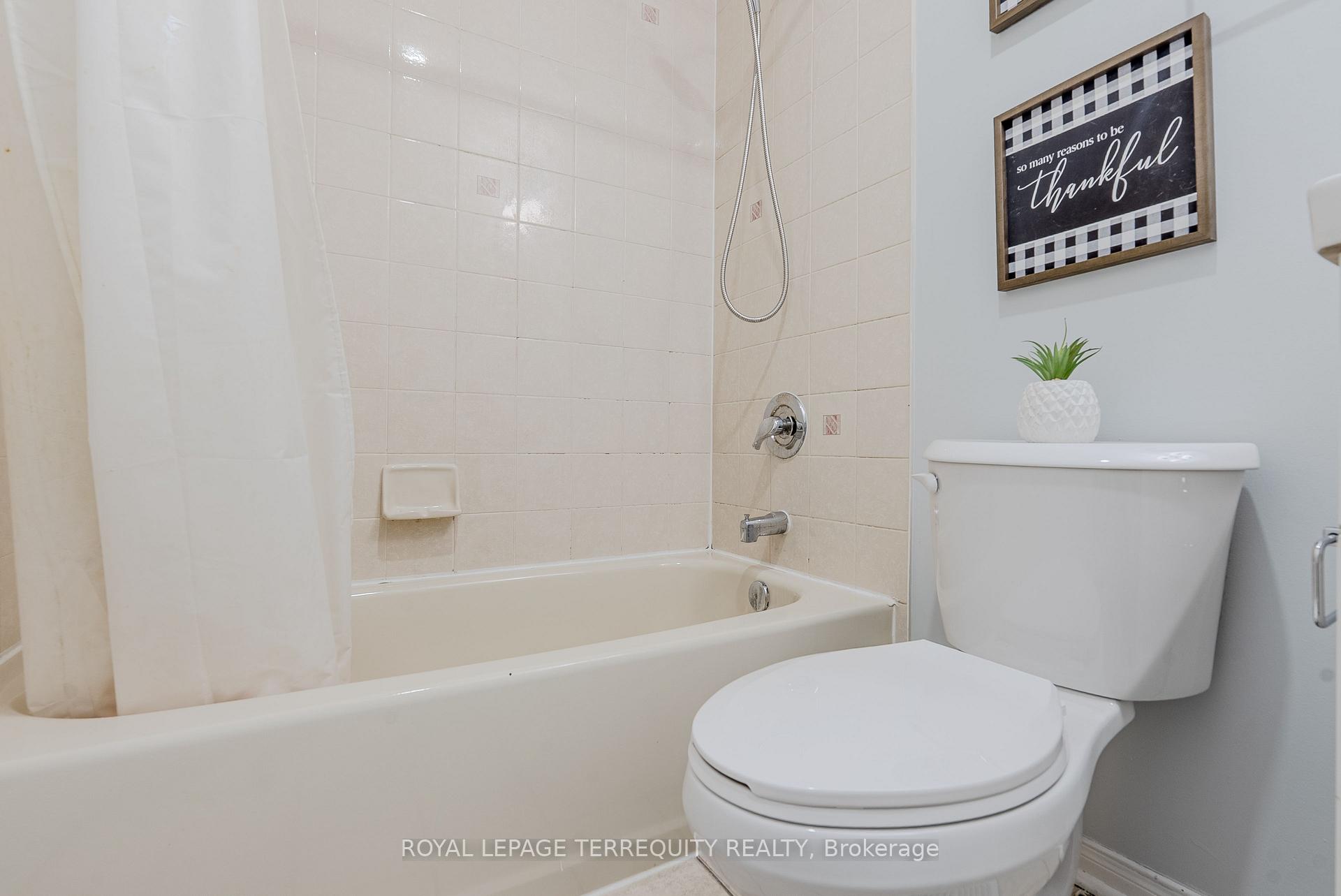 Photo 21 of 13 Southwell Place, Brampton, Heart Lake West — HOMEH