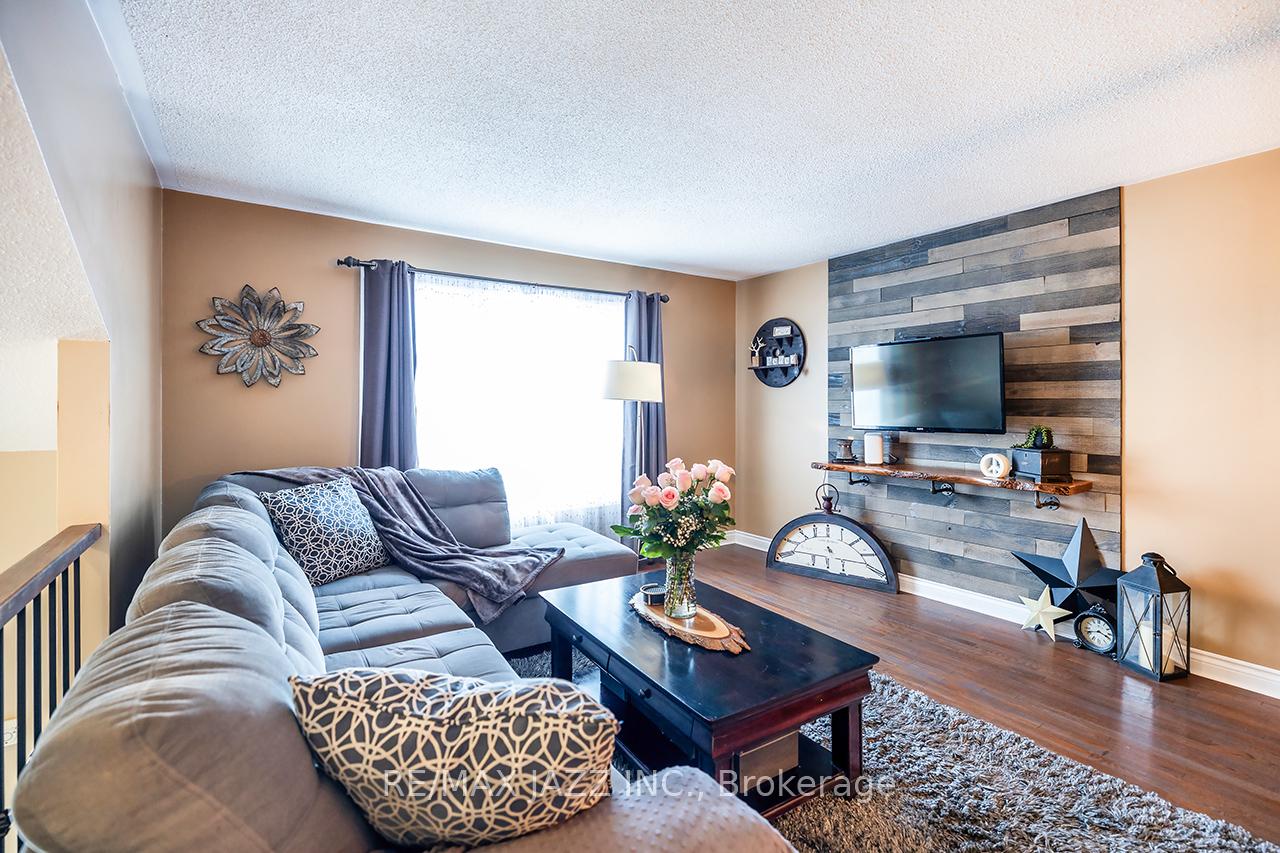 Photo 8 of 882 Attersley Drive, Oshawa, Pinecrest — HOMEH