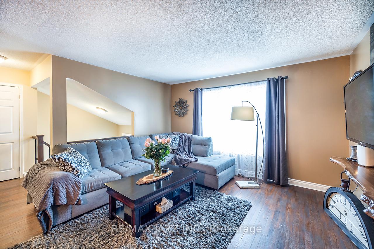 Photo 9 of 882 Attersley Drive, Oshawa, Pinecrest — HOMEH