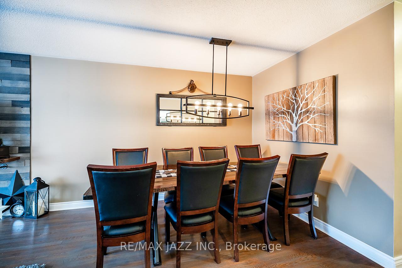 Photo 12 of 882 Attersley Drive, Oshawa, Pinecrest — HOMEH