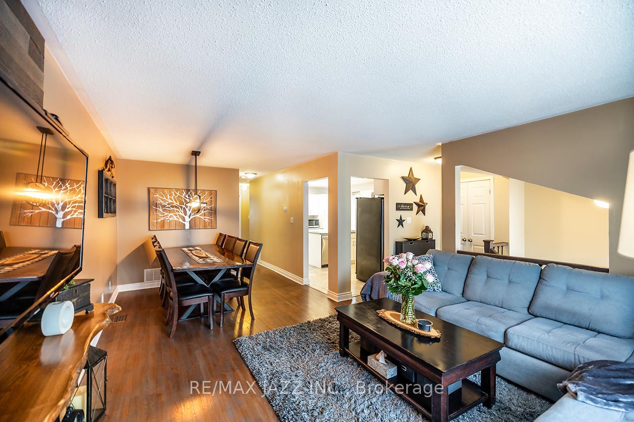 Photo 13 of 882 Attersley Drive, Oshawa, Pinecrest — HOMEH