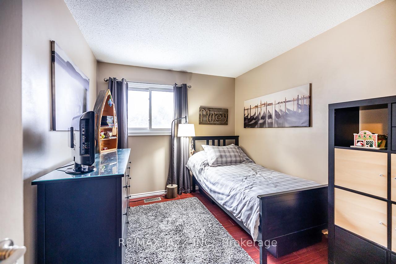 Photo 20 of 882 Attersley Drive, Oshawa, Pinecrest — HOMEH