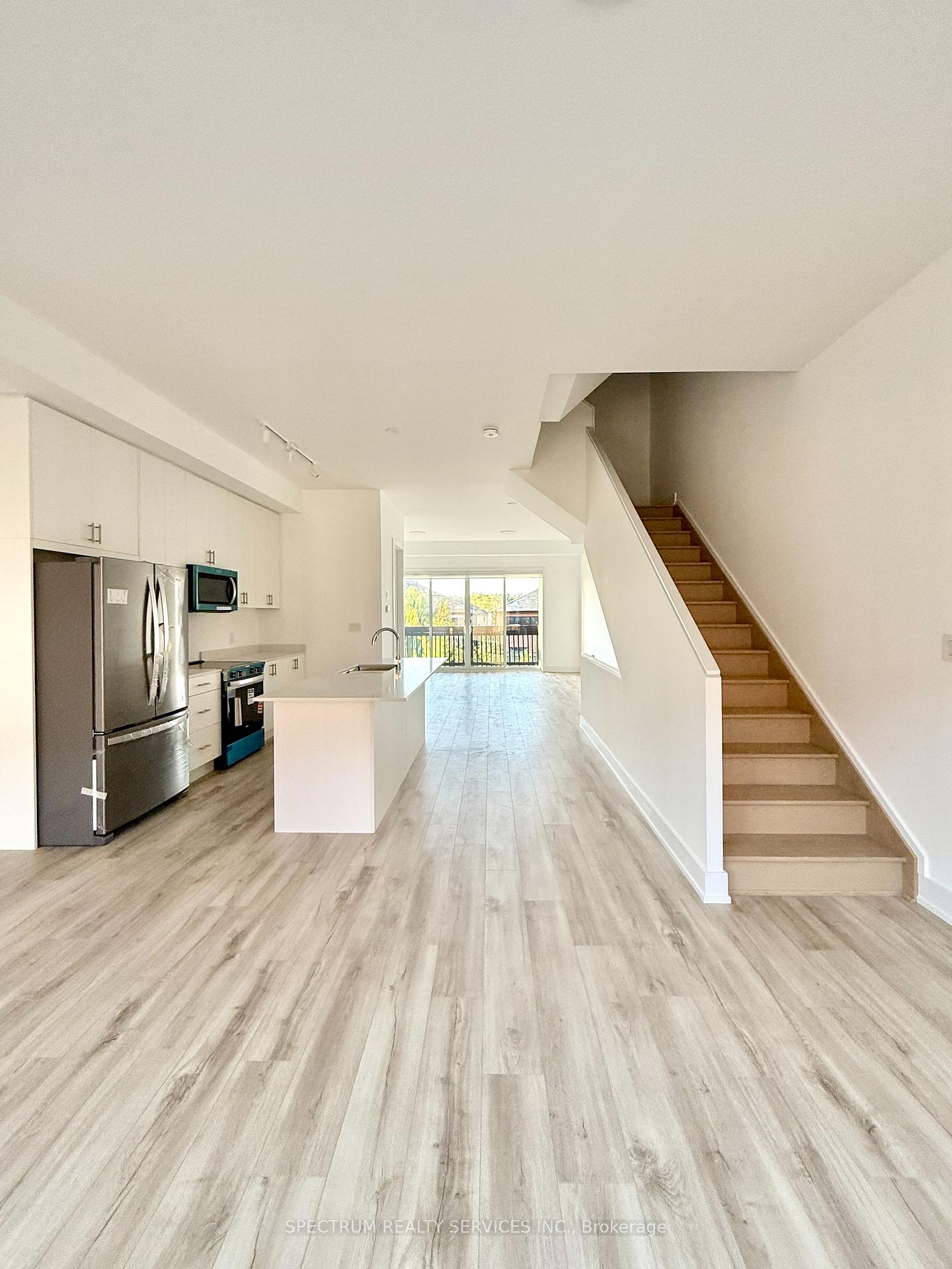 Photo 17 of 10 Chestnut Court, Aurora, Rural Aurora — HOMEH