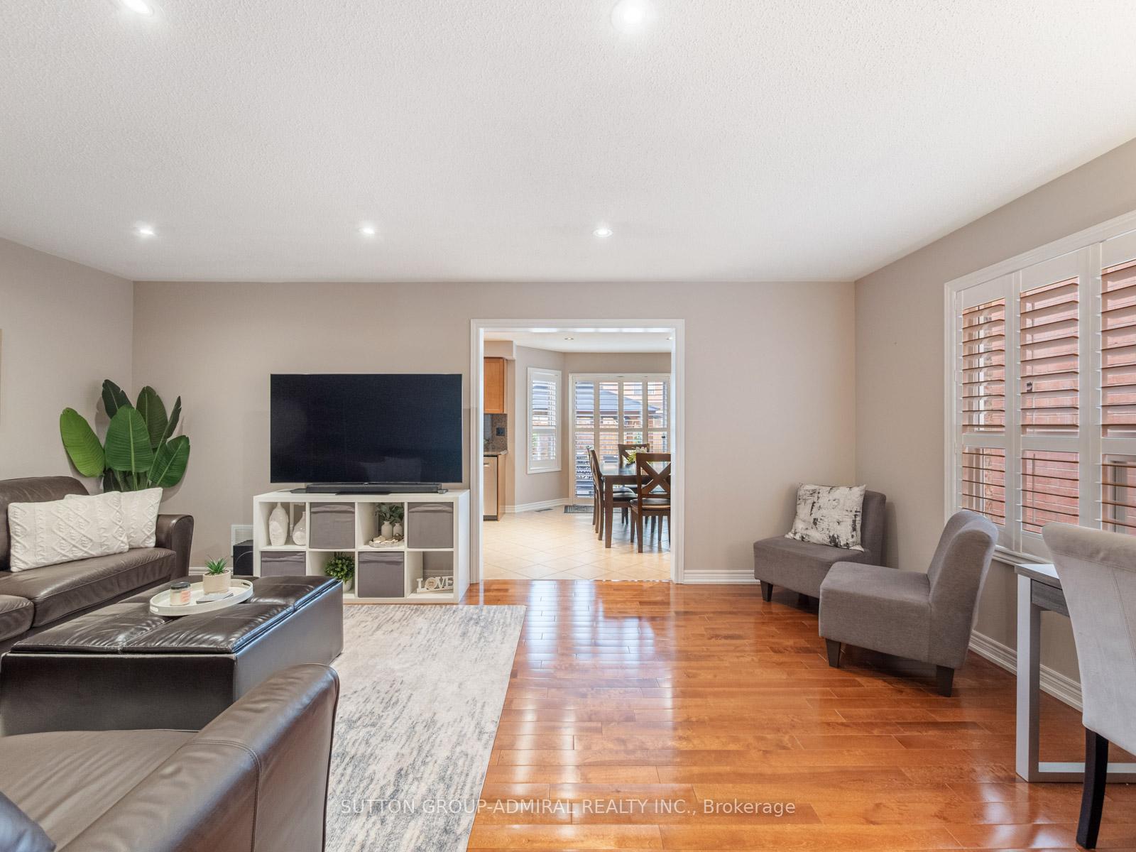 Photo 3 of 59 Orion Avenue, Vaughan, Vellore Village — HOMEH