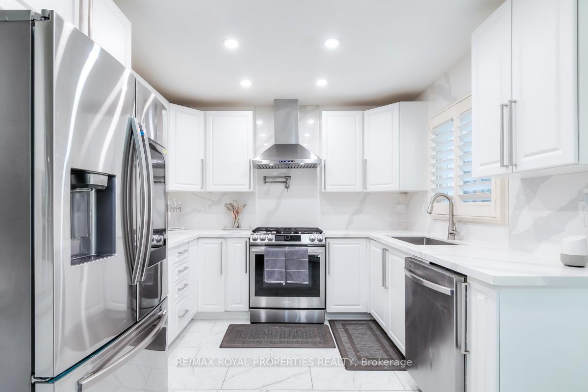 Photo 14 of 47 Butterfield Crescent, Whitby, Rolling Acres — HOMEH