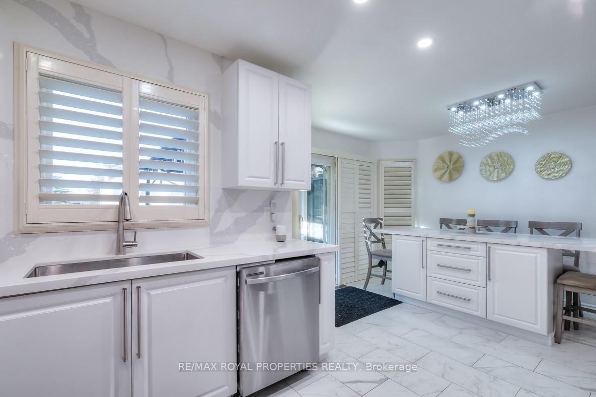 Photo 16 of 47 Butterfield Crescent, Whitby, Rolling Acres — HOMEH