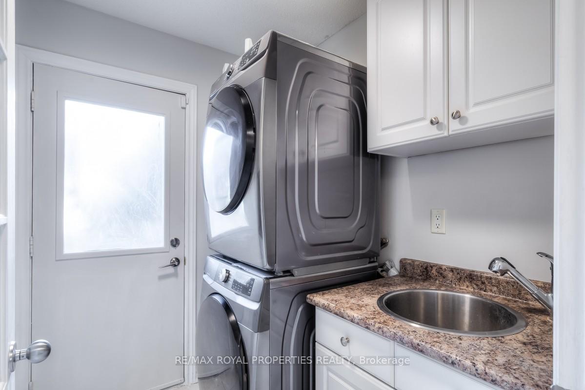 Photo 18 of 47 Butterfield Crescent, Whitby, Rolling Acres — HOMEH