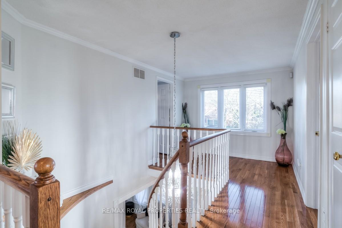 Photo 20 of 47 Butterfield Crescent, Whitby, Rolling Acres — HOMEH