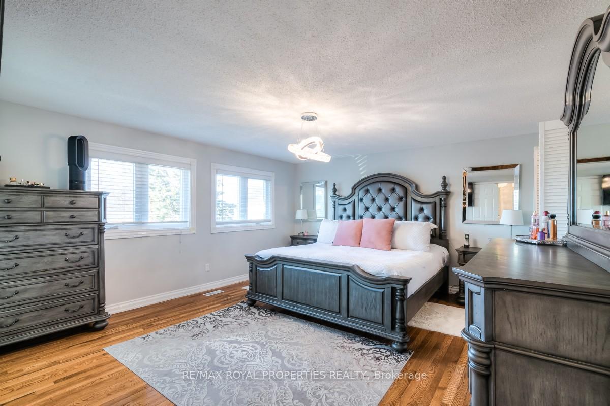 Photo 22 of 47 Butterfield Crescent, Whitby, Rolling Acres — HOMEH