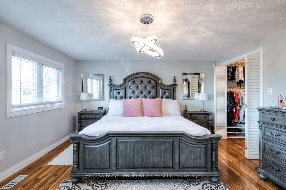 Photo 23 of 47 Butterfield Crescent, Whitby, Rolling Acres — HOMEH