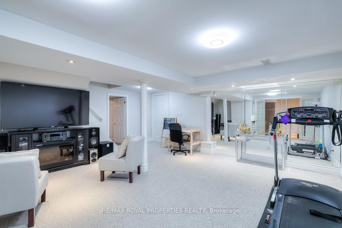 Photo 31 of 47 Butterfield Crescent, Whitby, Rolling Acres — HOMEH