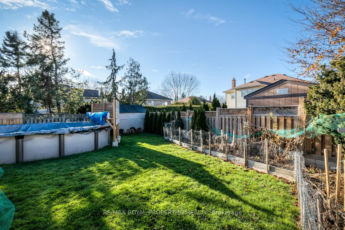 Photo 37 of 47 Butterfield Crescent, Whitby, Rolling Acres — HOMEH