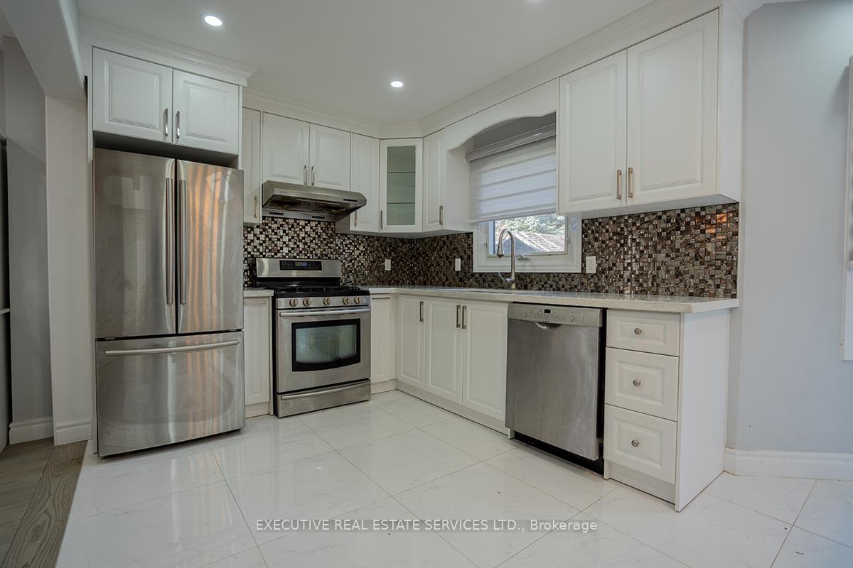 Photo 10 of 46 Willowbrook Drive, Whitby, Pringle Creek — HOMEH