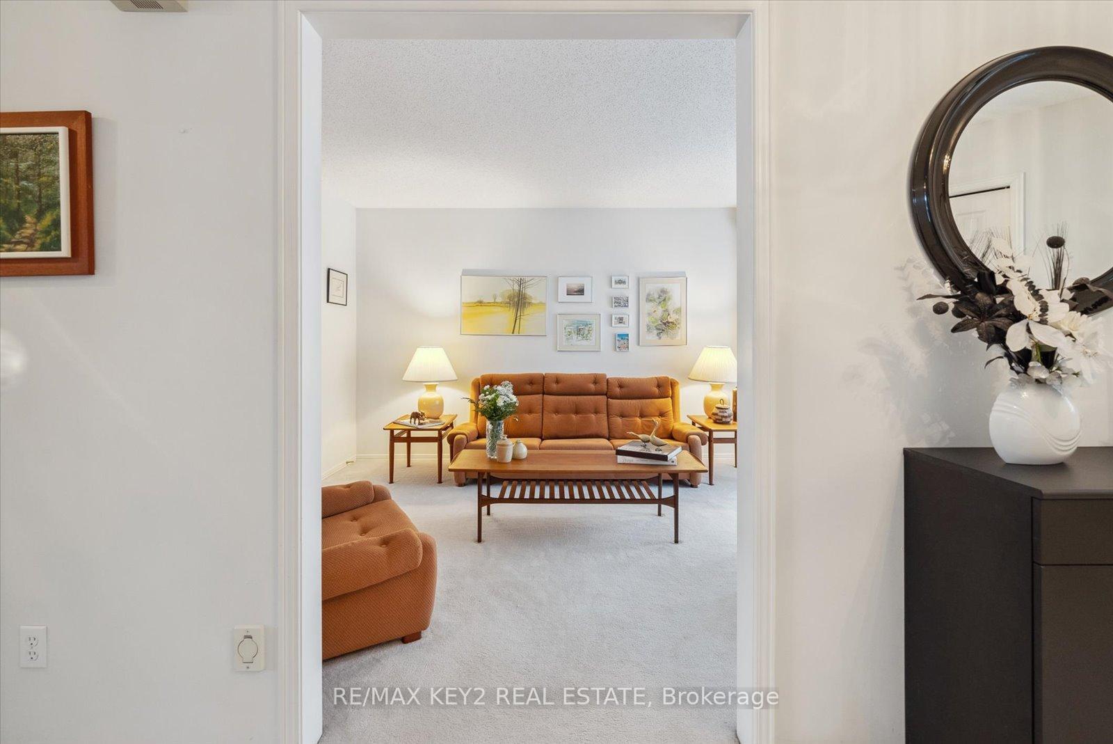 Photo 6 of 911 Peggoty Circle, Oshawa, Eastdale — HOMEH