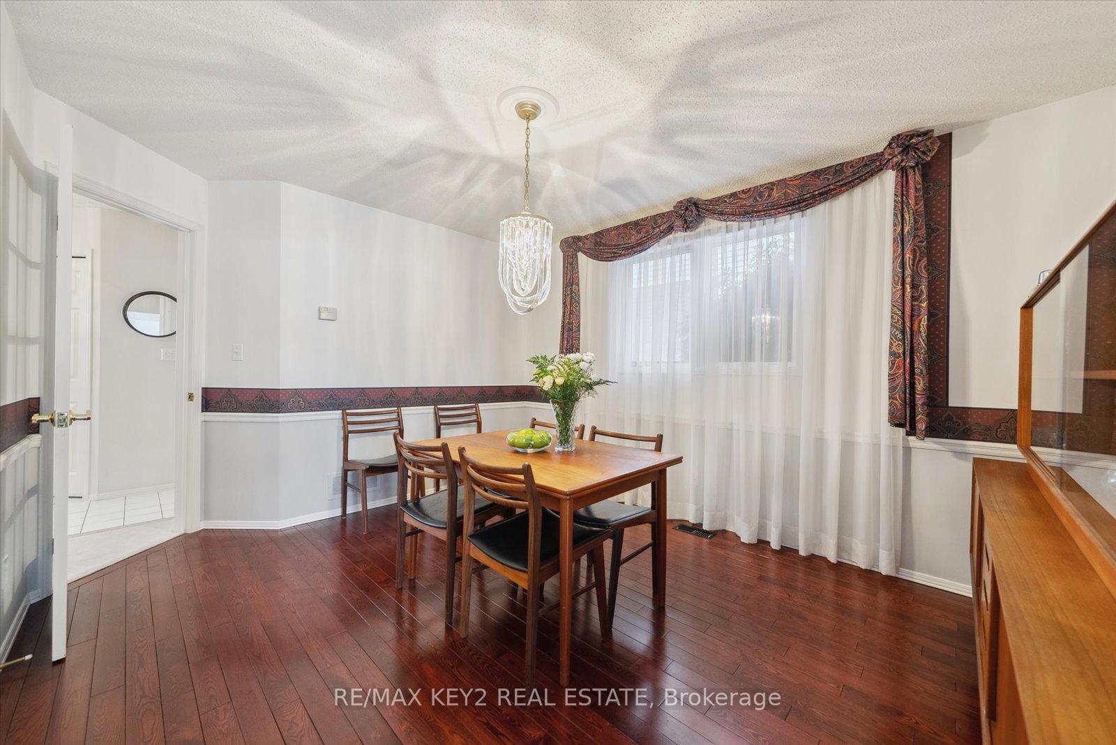 Photo 14 of 911 Peggoty Circle, Oshawa, Eastdale — HOMEH