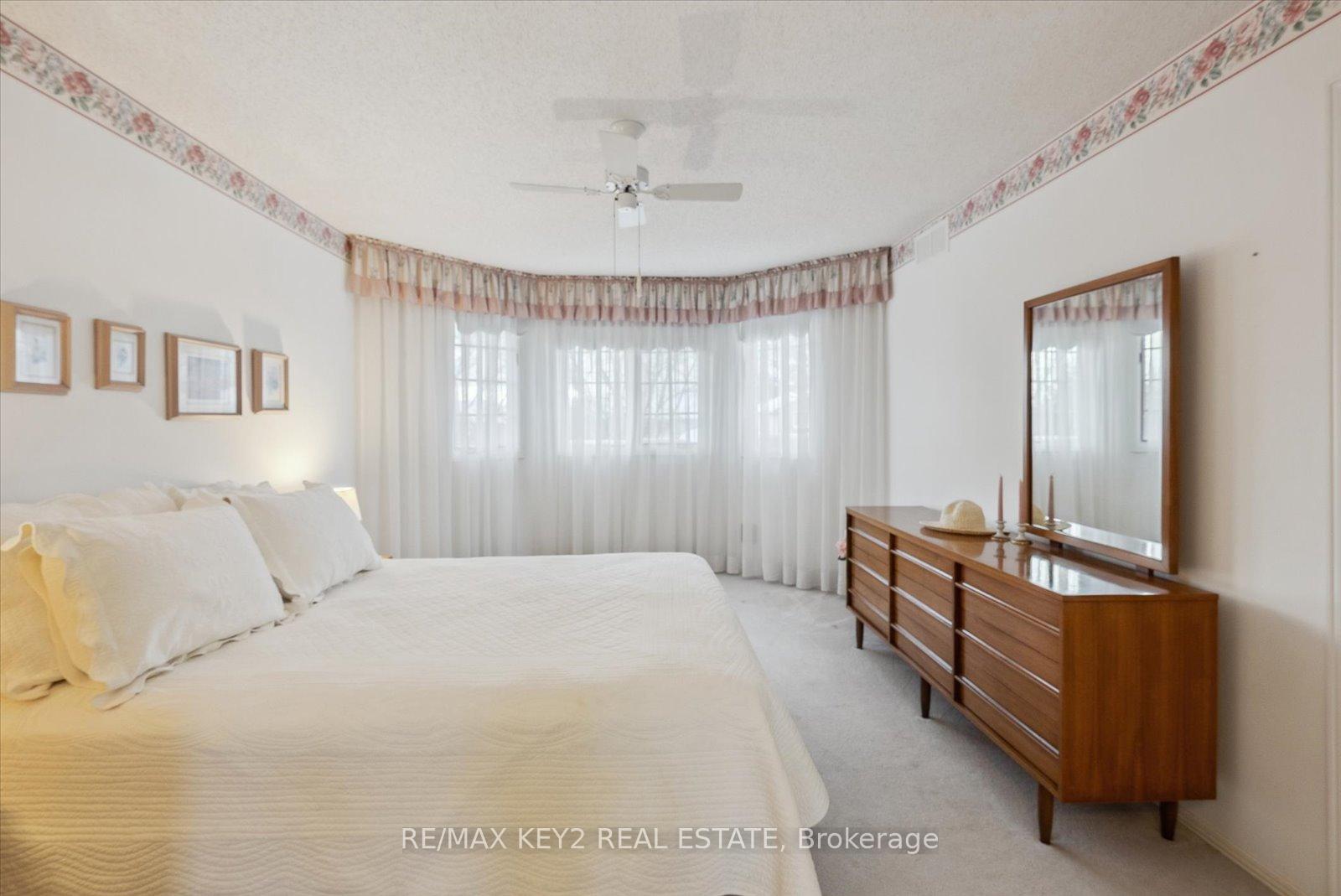 Photo 21 of 911 Peggoty Circle, Oshawa, Eastdale — HOMEH