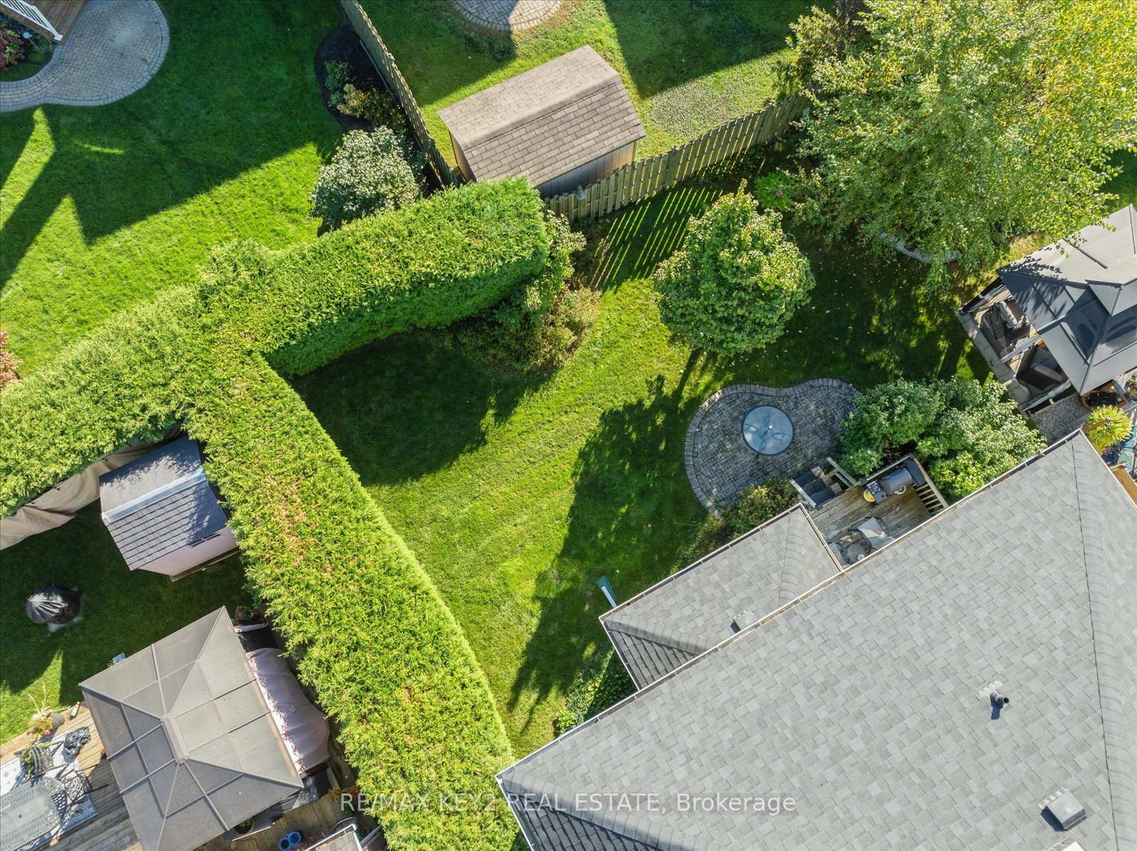 Photo 33 of 911 Peggoty Circle, Oshawa, Eastdale — HOMEH
